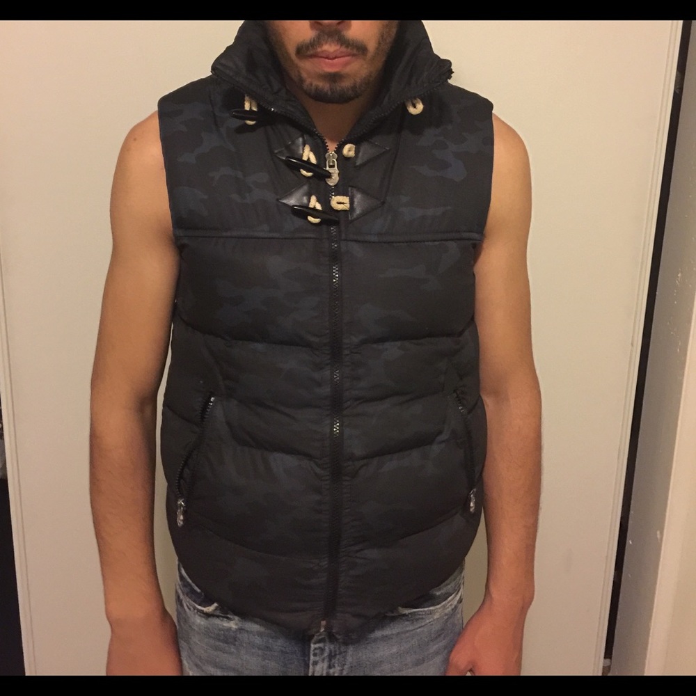 Zack puffer Vest “sleeveless”.
